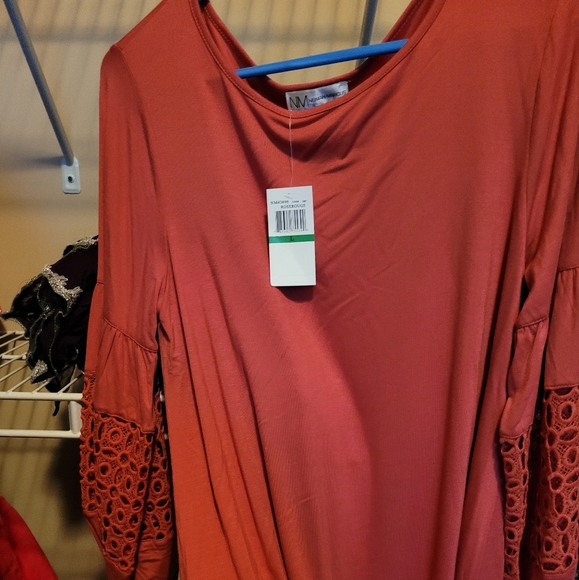 Designer NEIMAN MARCUS Top - Picture 3 of 4